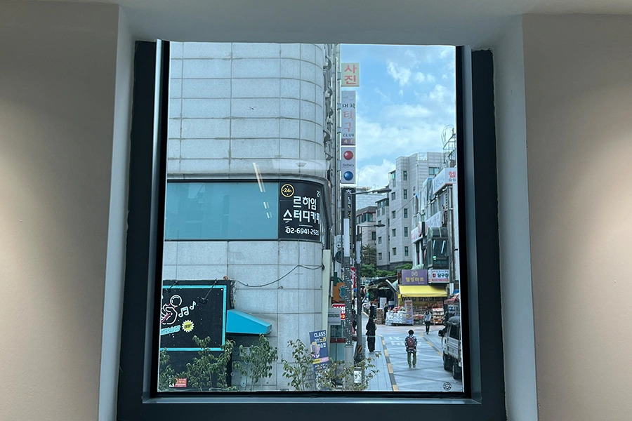 관악 박종철센터 창밖 거리뷰 시공 후